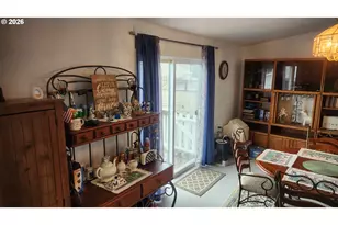 635 Crestview Dr, Reedsport, OR 97467 - Photo 16