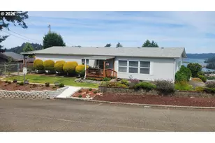 635 Crestview Dr, Reedsport, OR 97467 - Photo 1