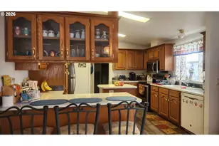 635 Crestview Dr, Reedsport, OR 97467 - Photo 18