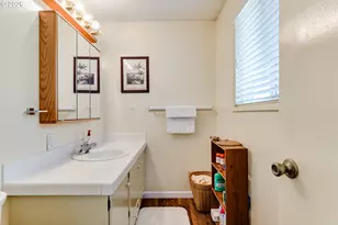 277 E Rosewood Ave, Eugene, OR 97404 - Photo 24