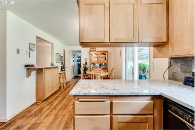 277 E Rosewood Ave, Eugene, OR 97404 - Photo 12