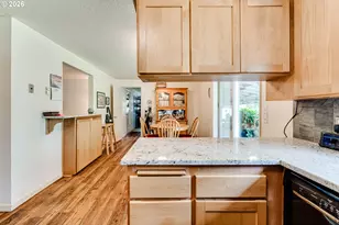 277 E Rosewood Ave, Eugene, OR 97404 - Photo 12