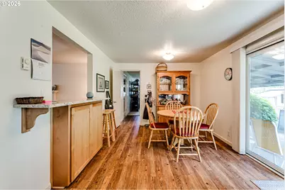277 E Rosewood Ave, Eugene, OR 97404 - Photo 16