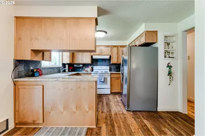 277 E Rosewood Ave, Eugene, OR 97404 - Photo 8