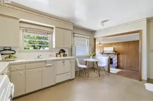 13821 NW Milburn St, Portland, OR 97229 - Photo 12