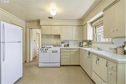 13821 NW Milburn St, Portland, OR 97229 - Photo 10
