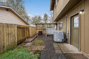 3752 Kevington Ave, Eugene, OR 97405 - Photo 46