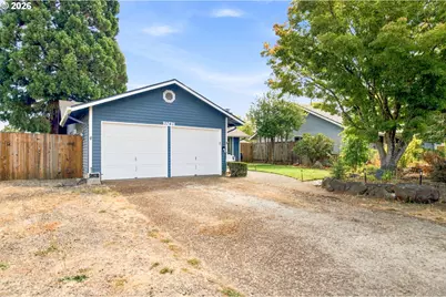 3740 Peppertree Dr, Eugene, OR 97402 - Photo 2