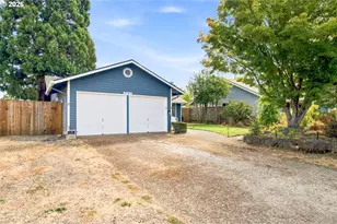 3740 Peppertree Dr, Eugene, OR 97402 - Photo 2