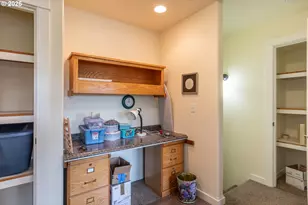 2489 SE Waldon Ave, Roseburg, OR 97470 - Photo 28