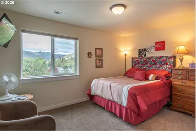 2489 SE Waldon Ave, Roseburg, OR 97470 - Photo 32