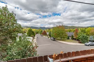 2489 SE Waldon Ave, Roseburg, OR 97470 - Photo 48
