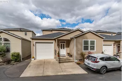 2489 SE Waldon Ave, Roseburg, OR 97470 - Photo 2