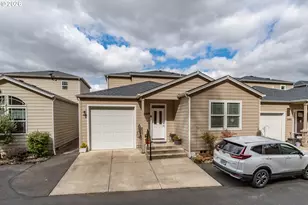 2489 SE Waldon Ave, Roseburg, OR 97470 - Photo 2