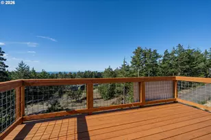 201 Highland Dr, Tillamook, OR 97141 - Photo 40