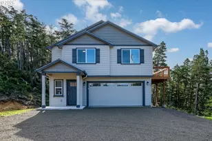 201 Highland Dr, Tillamook, OR 97141 - Photo 2