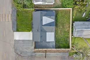 114 E 3rd St, Lowell, OR 97452 - Photo 30