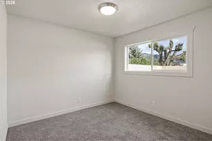114 E 3rd St, Lowell, OR 97452 - Photo 12
