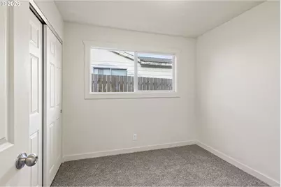114 E 3rd St, Lowell, OR 97452 - Photo 16