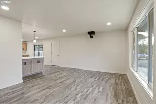 114 E 3rd St, Lowell, OR 97452 - Photo 4