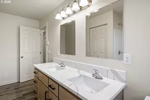 114 E 3rd St, Lowell, OR 97452 - Photo 16