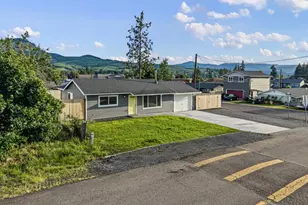 114 E 3rd St, Lowell, OR 97452 - Photo 28