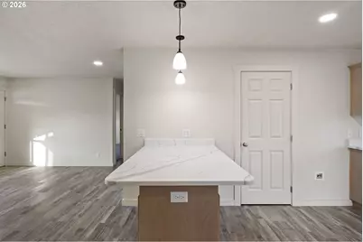 114 E 3rd St, Lowell, OR 97452 - Photo 6