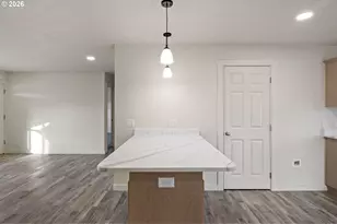 114 E 3rd St, Lowell, OR 97452 - Photo 6