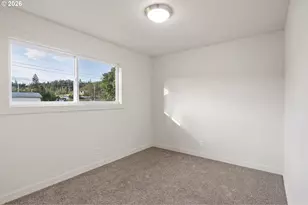 114 E 3rd St, Lowell, OR 97452 - Photo 22