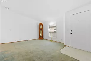 10400 SE Cook Ct, Milwaukie, OR 97222 - Photo 8