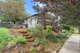 8351 N Bank St, Portland, OR 97203 - Photo 4