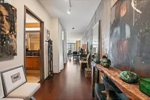 1221 SW 10th Ave, Portland, OR 97205 - Photo 4