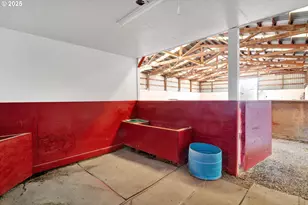 85131 Cloverdale Rd, Creswell, OR 97426 - Photo 24