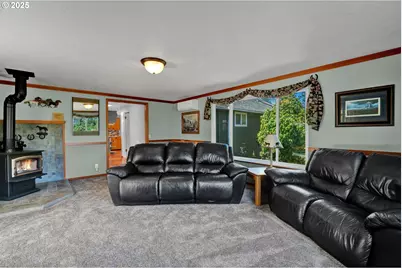85131 Cloverdale Rd, Creswell, OR 97426 - Photo 4