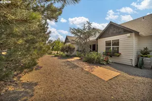998 NE Brown Dr, Madras, OR 97741 - Photo 4