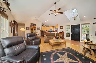998 NE Brown Dr, Madras, OR 97741 - Photo 12