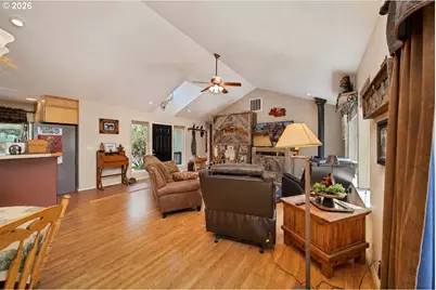 998 NE Brown Dr, Madras, OR 97741 - Photo 14