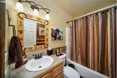998 NE Brown Dr, Madras, OR 97741 - Photo 24