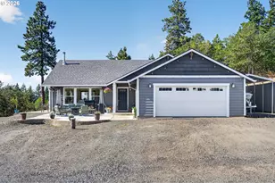 2035 7 Mile High Rd, The Dalles, OR 97058 - Photo 1