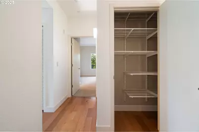 1125 NW 9th Ave #302, Portland, OR 97209 - Photo 16