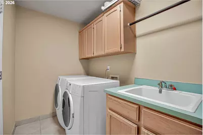 565 NE Lenox St, Hillsboro, OR 97124 - Photo 36
