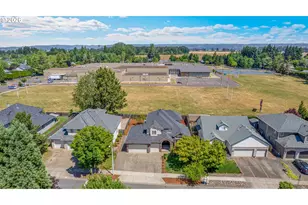 565 NE Lenox St, Hillsboro, OR 97124 - Photo 46
