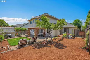 565 NE Lenox St, Hillsboro, OR 97124 - Photo 2
