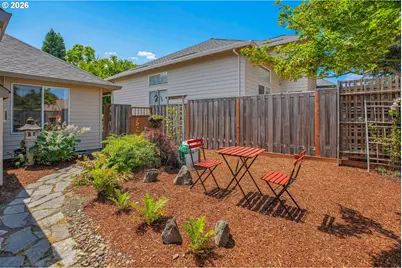 565 NE Lenox St, Hillsboro, OR 97124 - Photo 40