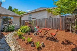 565 NE Lenox St, Hillsboro, OR 97124 - Photo 40