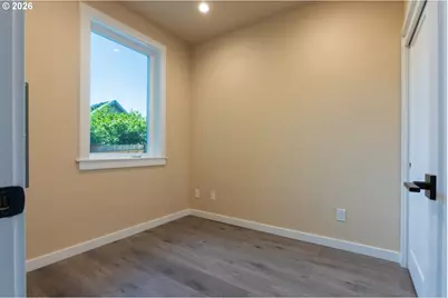 5122 SE 66th Ave, Portland, OR 97206 - Photo 4