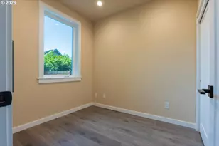 5122 SE 66th Ave, Portland, OR 97206 - Photo 6