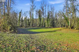 38961 Place Rd, Fall Creek, OR 97438 - Photo 16