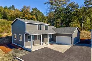 664 Brooks Loop, Sutherlin, OR 97479 - Photo 2