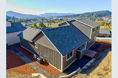 664 Brooks Loop, Sutherlin, OR 97479 - Photo 2